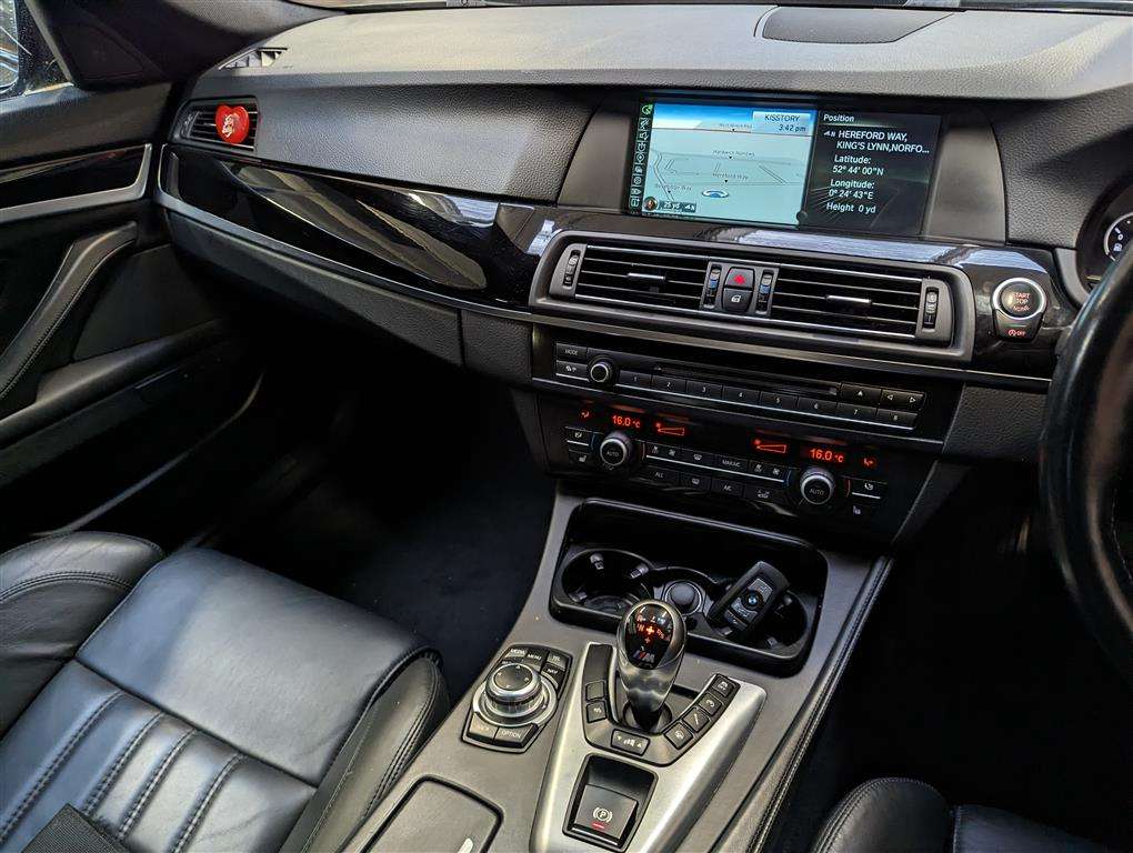 <p>2013 BMW M5 AUTO</p>