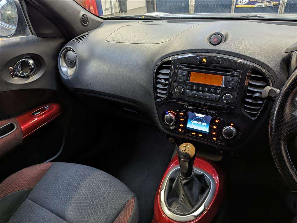 <p>2011 NISSAN JUKE ACENTA SPORT</p>