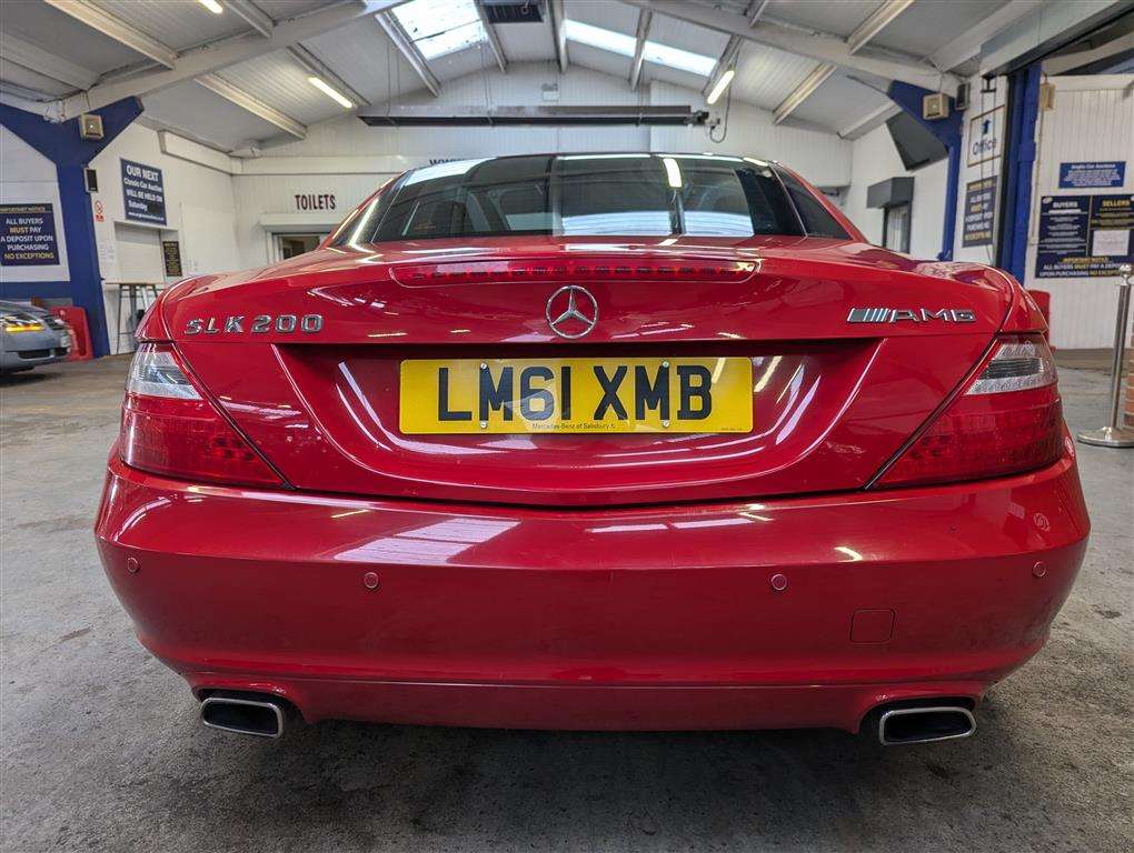 <p>2011 MERCEDES-BENZ SLK200 EDITION 125 BLUEEF</p>