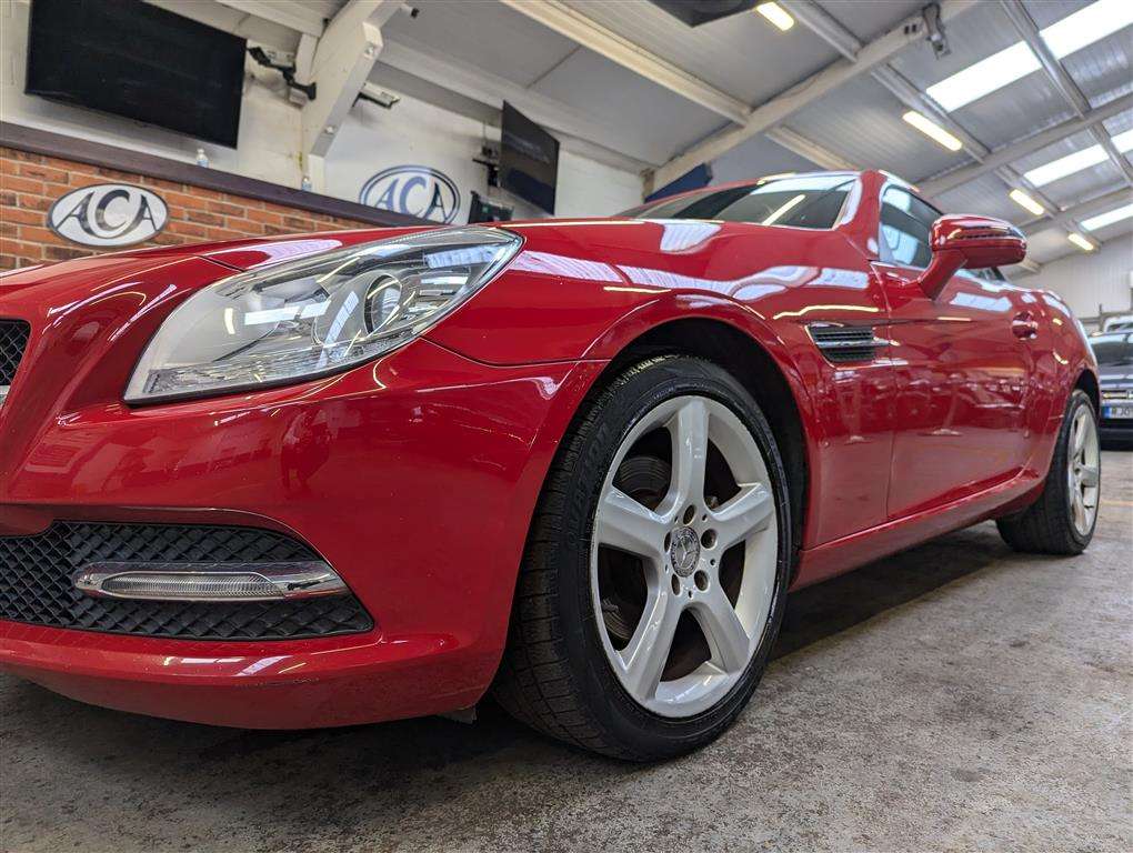 <p>2011 MERCEDES-BENZ SLK200 EDITION 125 BLUEEF</p>