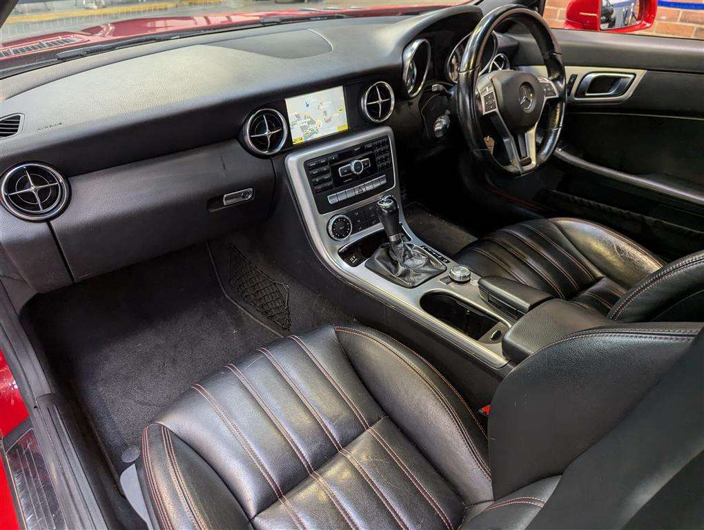 <p>2011 MERCEDES-BENZ SLK200 EDITION 125 BLUEEF</p>