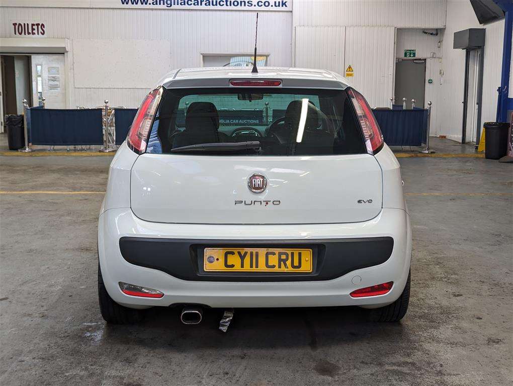 <p>2011 FIAT PUNTO EVO SPORTING MULTIJ</p>