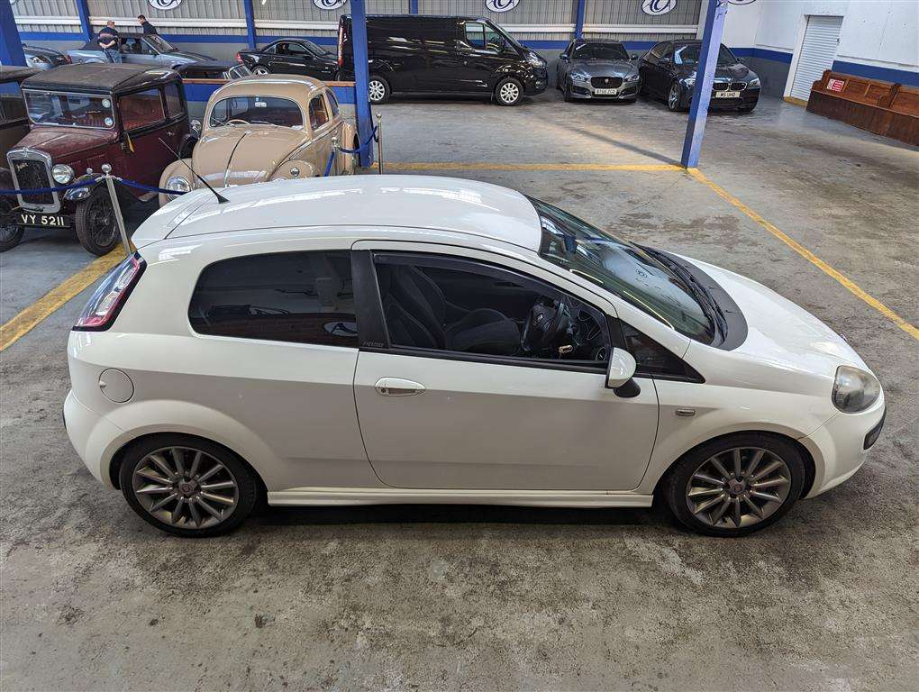 <p>2011 FIAT PUNTO EVO SPORTING MULTIJ</p>