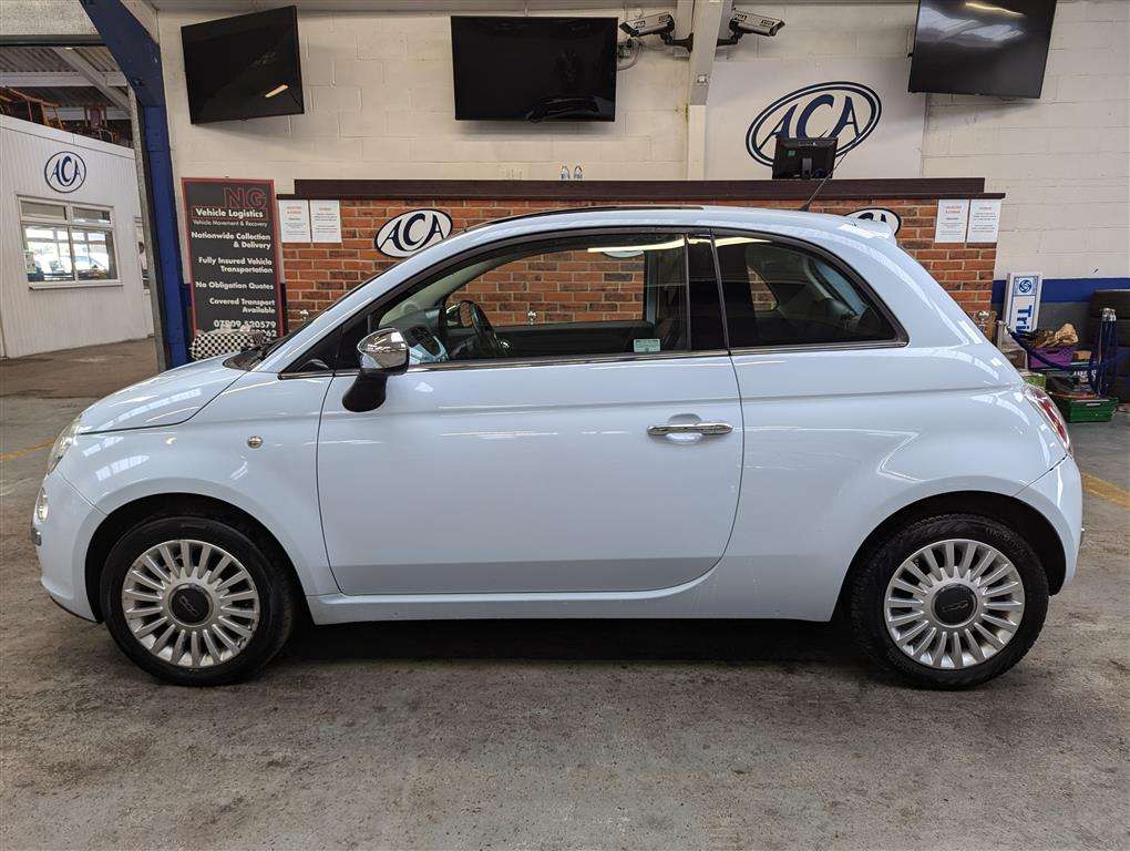 <p>2008 FIAT 500 LOUNGE M-JET RHD</p>