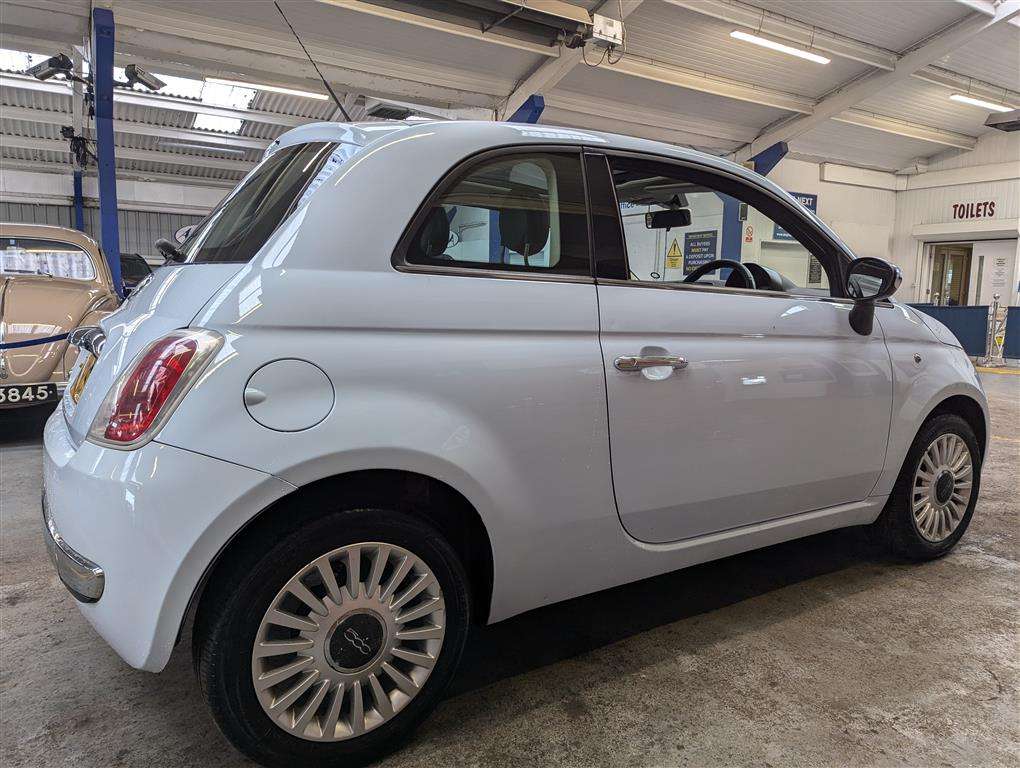 <p>2008 FIAT 500 LOUNGE M-JET RHD</p>