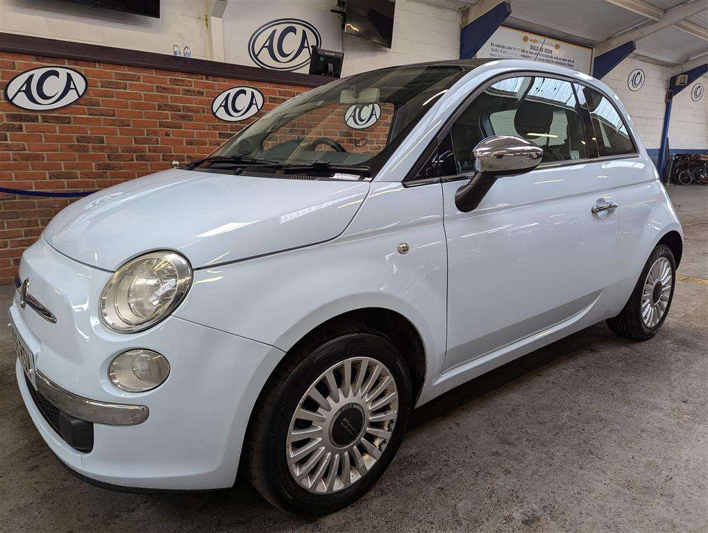 <p>2008 FIAT 500 LOUNGE M-JET RHD</p>