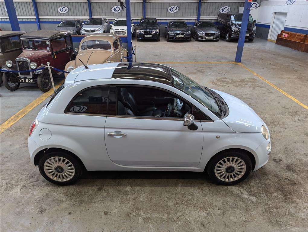 <p>2008 FIAT 500 LOUNGE M-JET RHD</p>