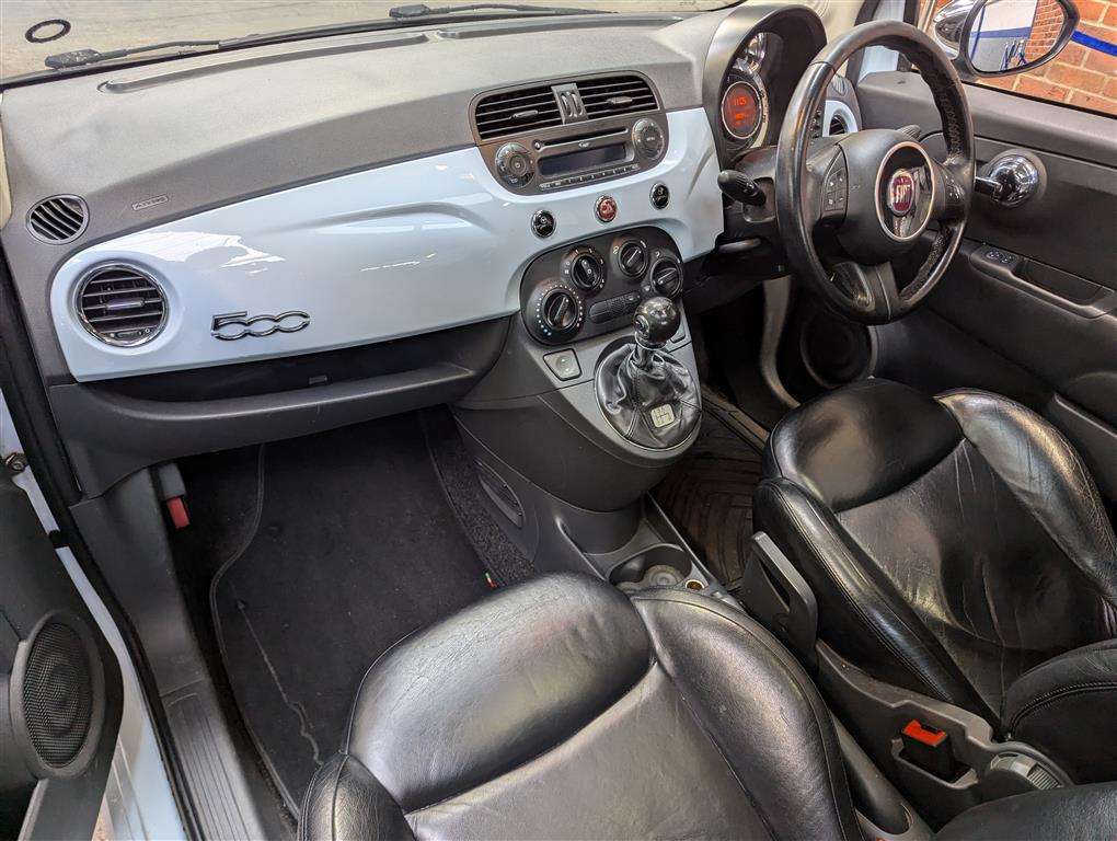 <p>2008 FIAT 500 LOUNGE M-JET RHD</p>