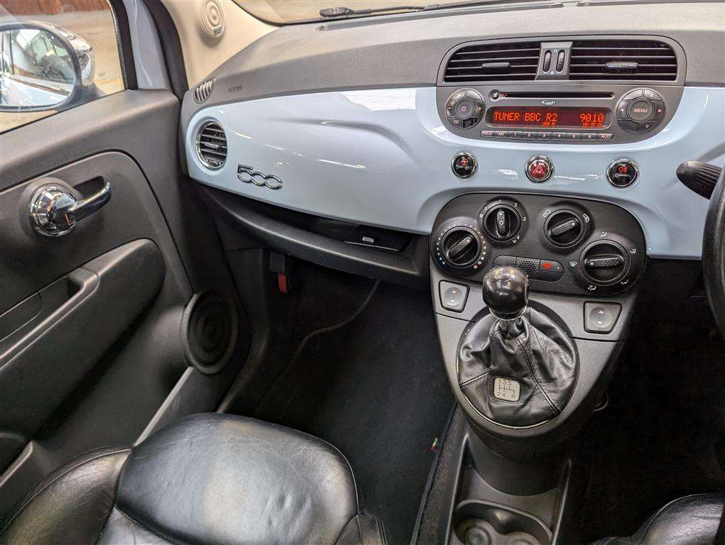 <p>2008 FIAT 500 LOUNGE M-JET RHD</p>