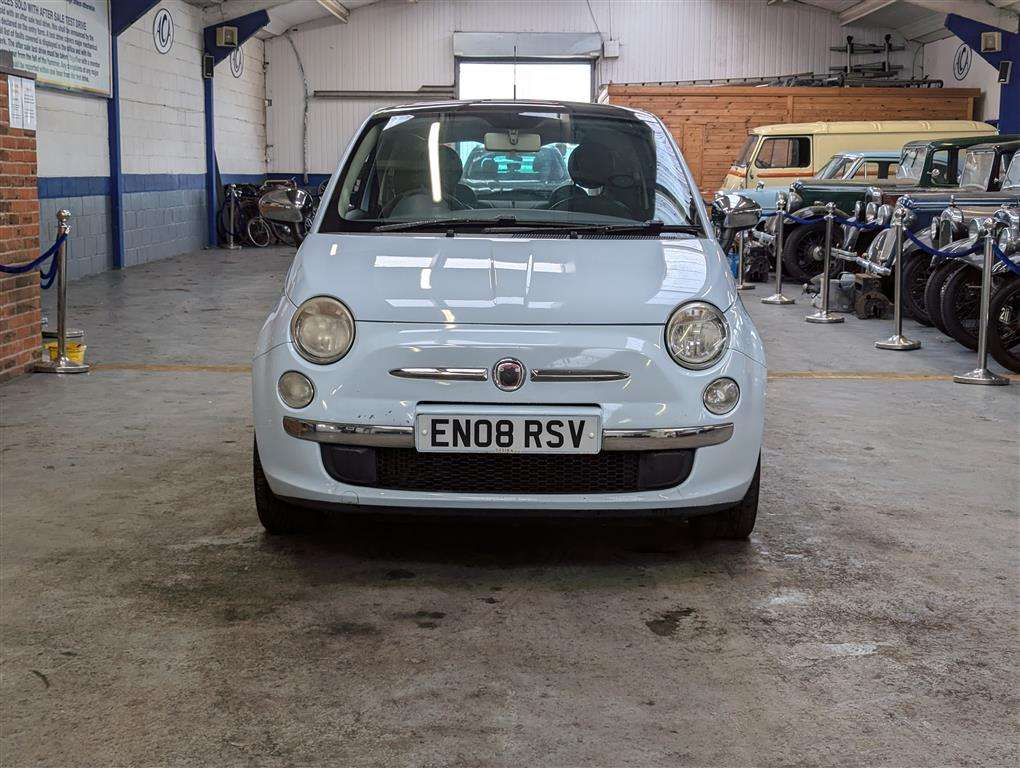 <p>2008 FIAT 500 LOUNGE M-JET RHD</p>