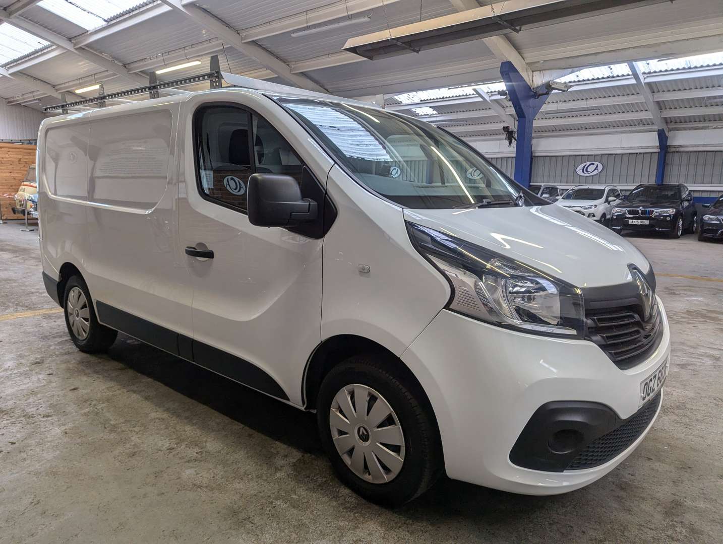 <p>2019 RENAULT TRAFIC SL27 BUSINESS + DC</p>