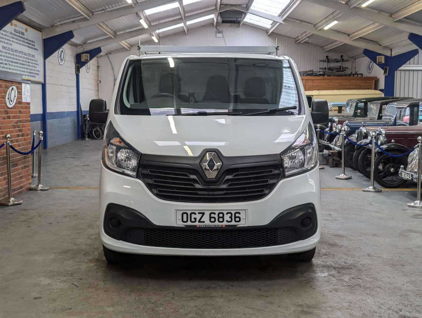 <p>2019 RENAULT TRAFIC SL27 BUSINESS + DC</p>