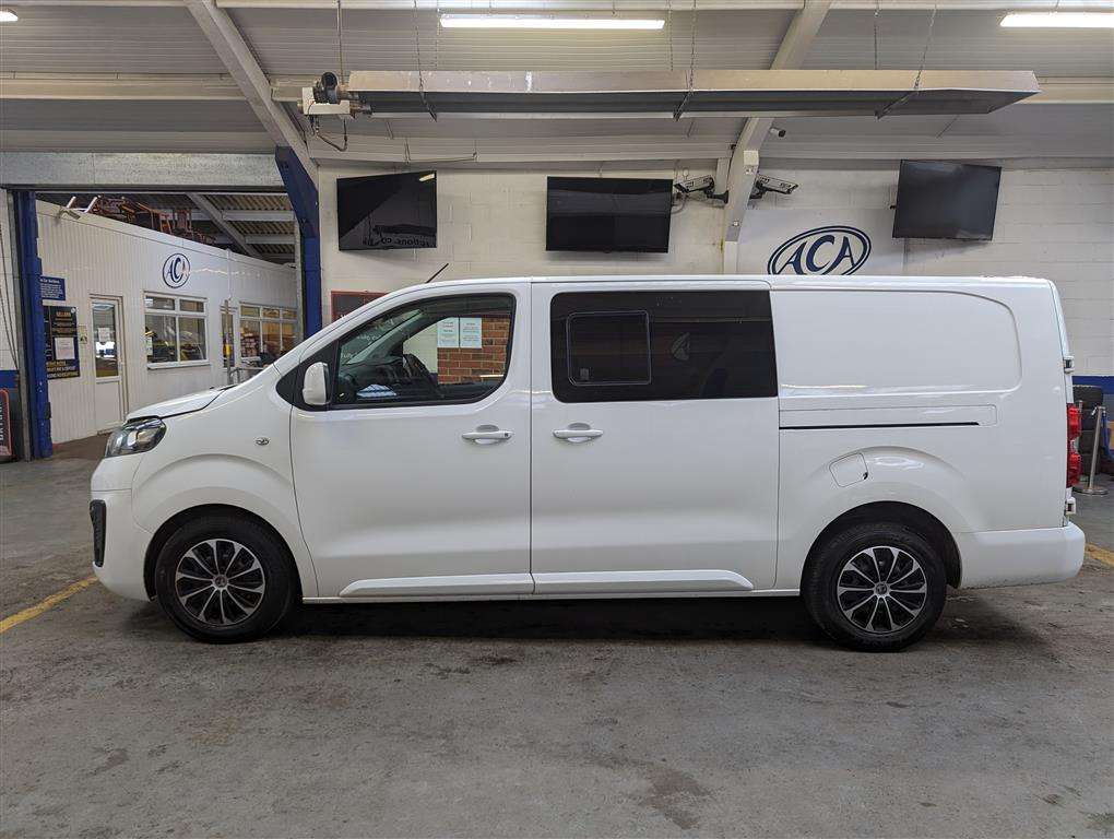 <p>2019 VAUXHALL VIVARO 3100 SPORTIVE S/S</p>