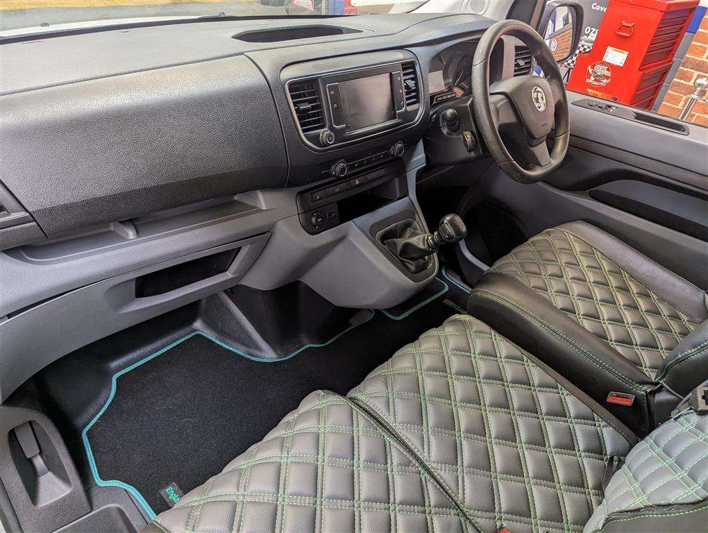 <p>2019 VAUXHALL VIVARO 3100 SPORTIVE S/S</p>