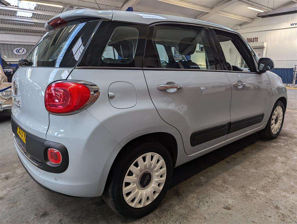 <p>2013 FIAT 500L EASY MULTIJET S-A</p>