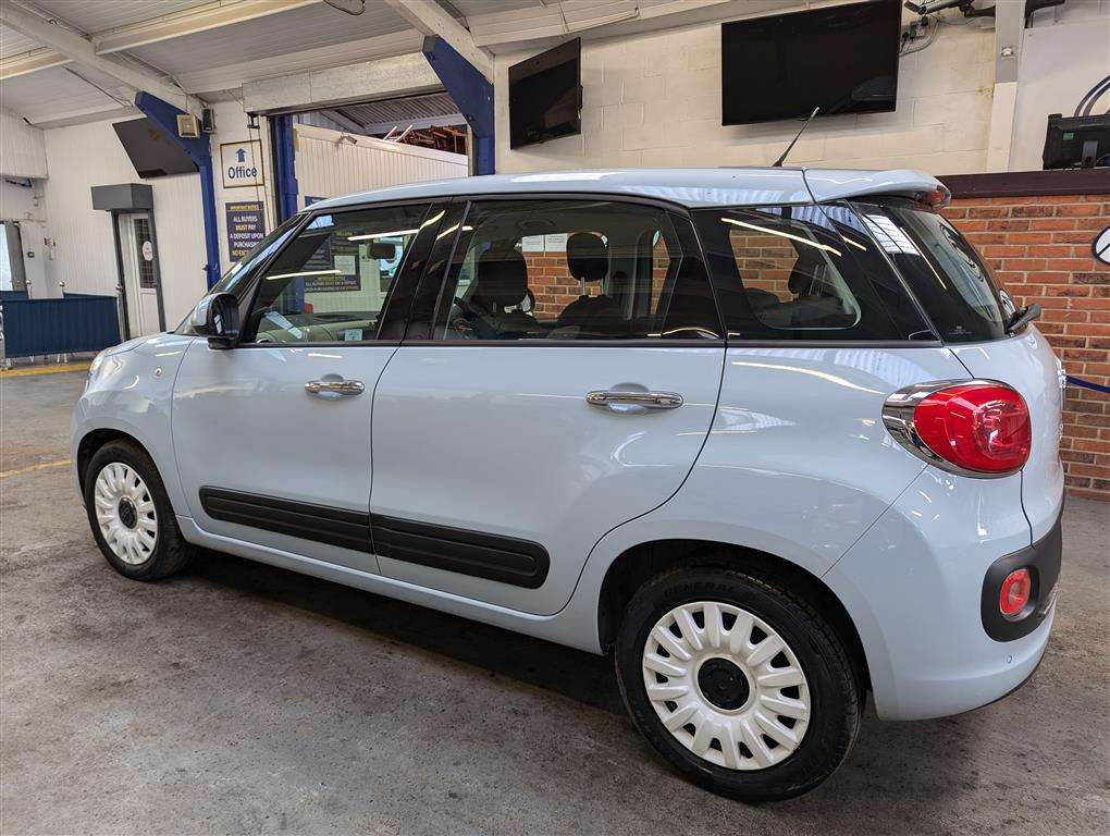 <p>2013 FIAT 500L EASY MULTIJET S-A</p>