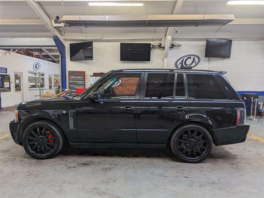 <p>2009 LAND ROVER RANGE ROVER VOGUE TDV8 AUTO</p>