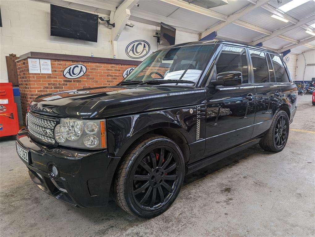 <p>2009 LAND ROVER RANGE ROVER VOGUE TDV8 AUTO</p>