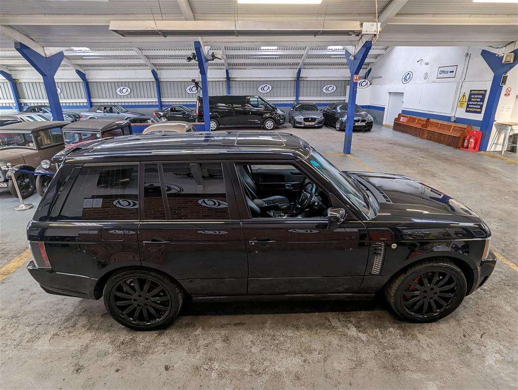 <p>2009 LAND ROVER RANGE ROVER VOGUE TDV8 AUTO</p>