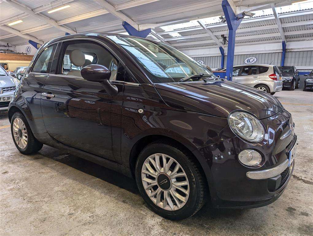 <p>2015 FIAT 500 LOUNGE</p>