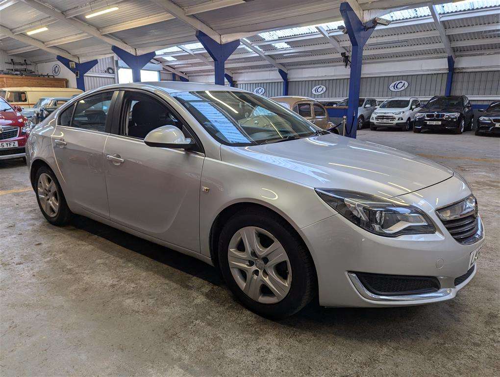 <p>2016 VAUXHALL INSIGNIA DESIGN CDTI EFLE</p>