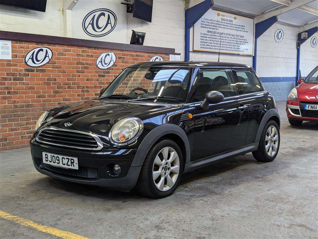 <p>2009 MINI ONE</p>