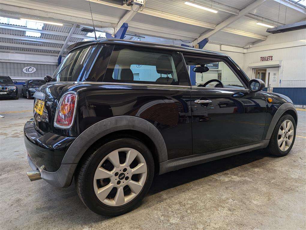 <p>2009 MINI ONE</p>