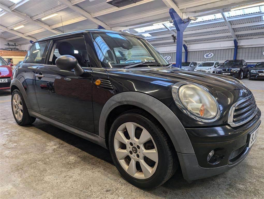 <p>2009 MINI ONE</p>