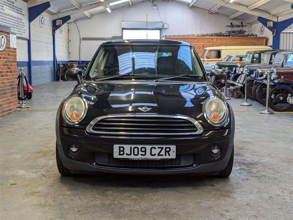 <p>2009 MINI ONE</p>