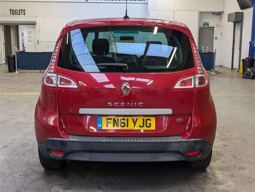 <p>2011 RENAULT SCENIC DYNAMIQUE TOMTOM D</p>