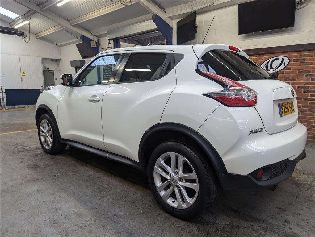 <p>2016 NISSAN JUKE N-CONNECTA DIG-T</p>