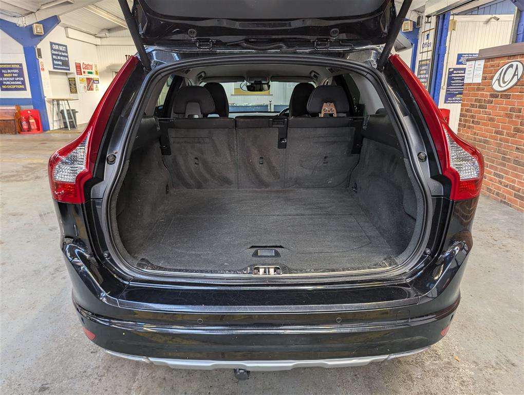 <p>2014 VOLVO XC60 SE D4 AWD</p>