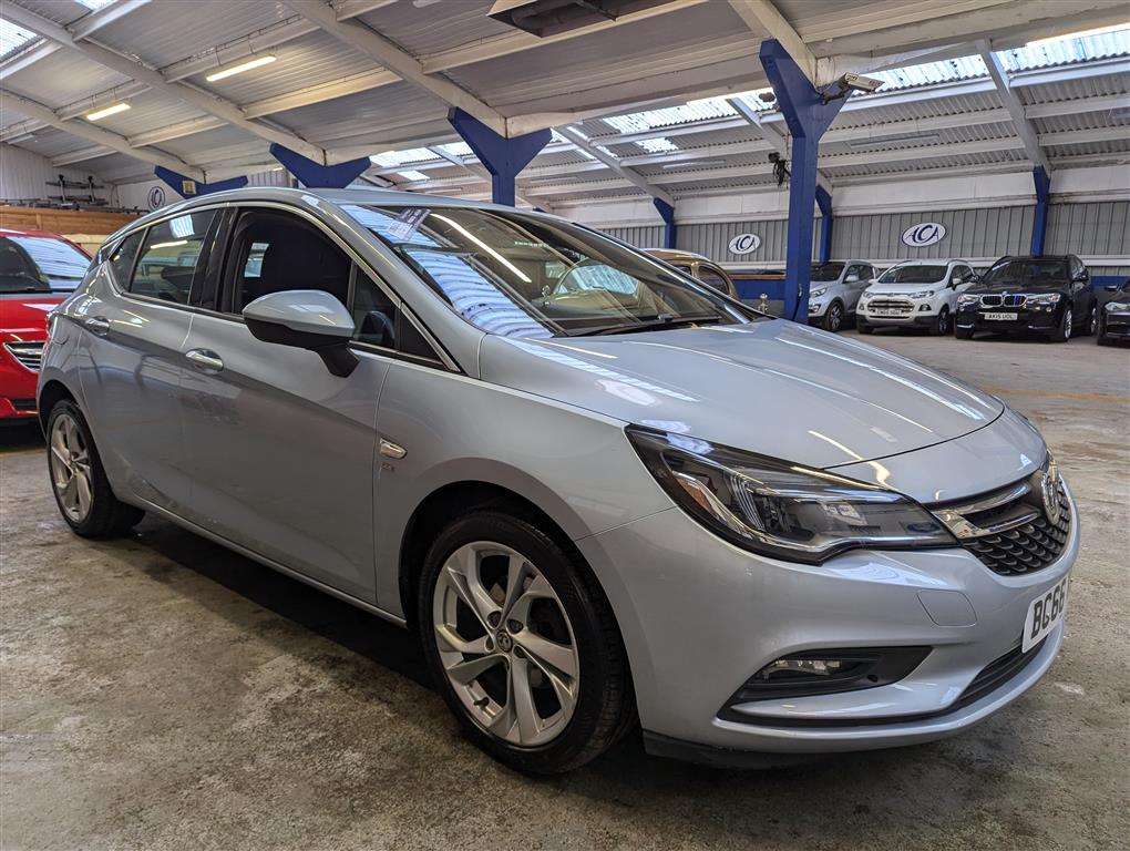 <p>2017 VAUXHALL ASTRA SRI TURBO</p>