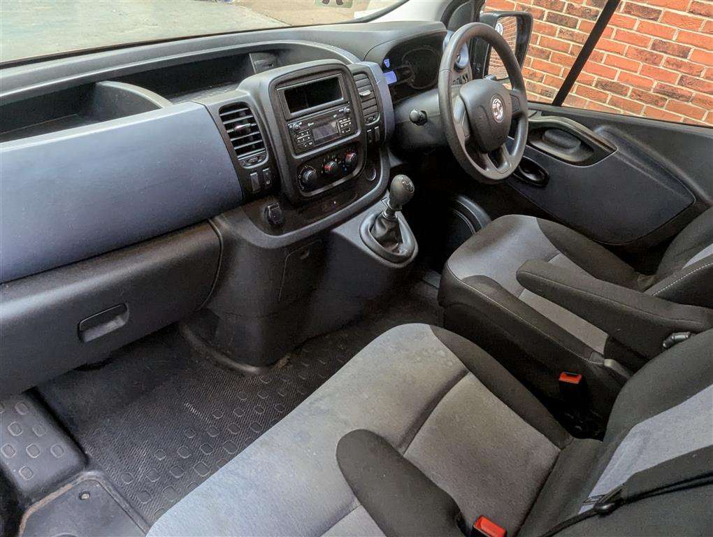 <p>2018 VAUXHALL VIVARO COMBI CDTI S/S</p>