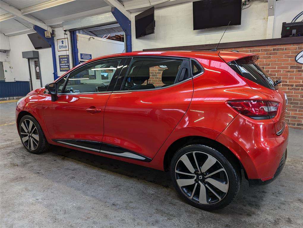 <p>2014 RENAULT CLIO D-QUE S M-NAV NRG DC</p>