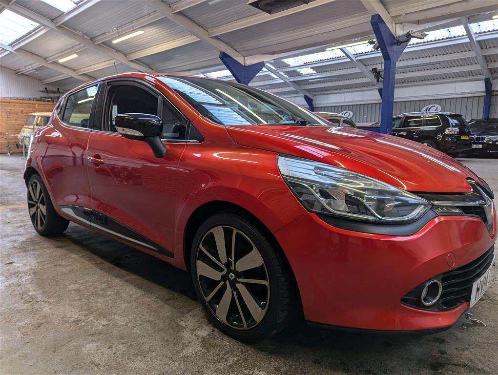 <p>2014 RENAULT CLIO D-QUE S M-NAV NRG DC</p>