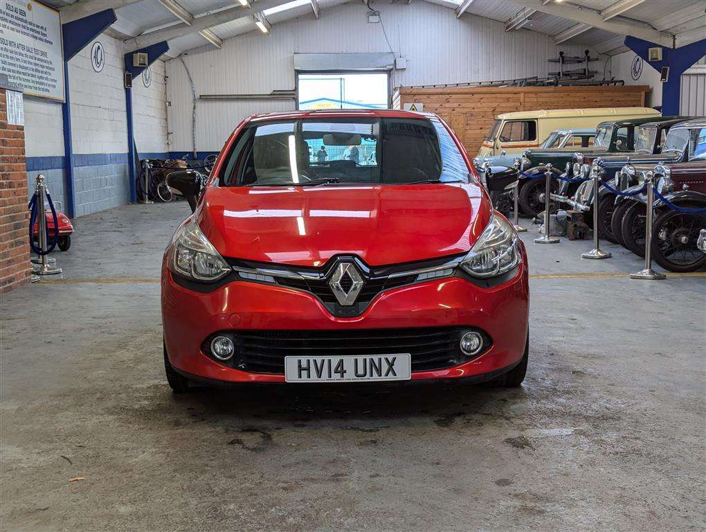 <p>2014 RENAULT CLIO D-QUE S M-NAV NRG DC</p>