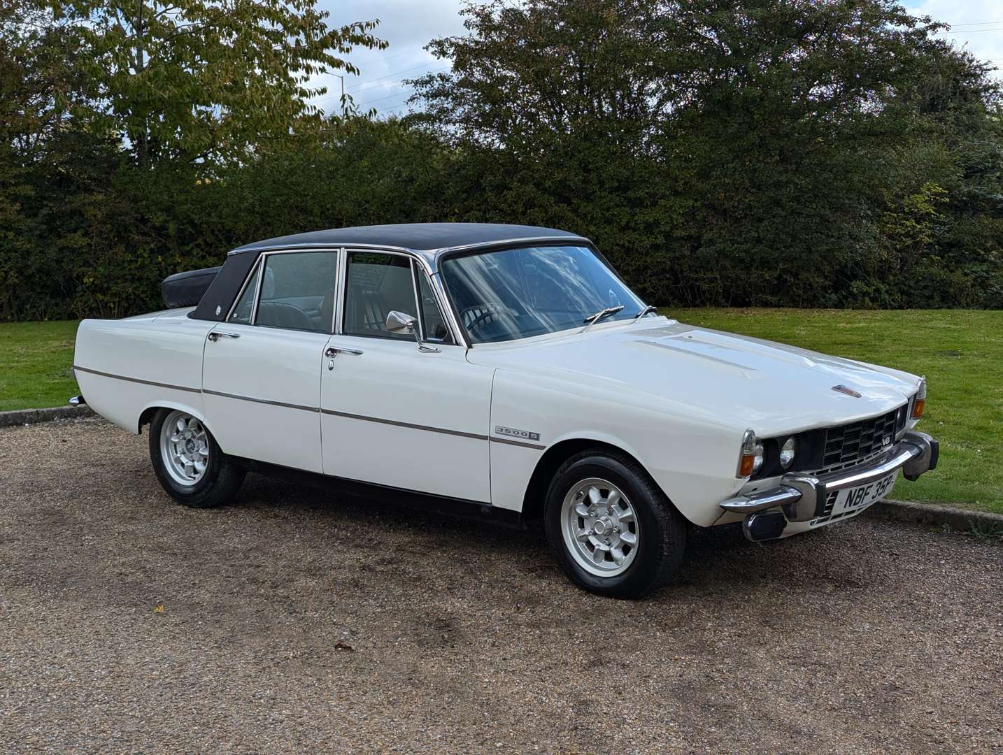 <p>1976 ROVER P6 3500S&nbsp;</p>