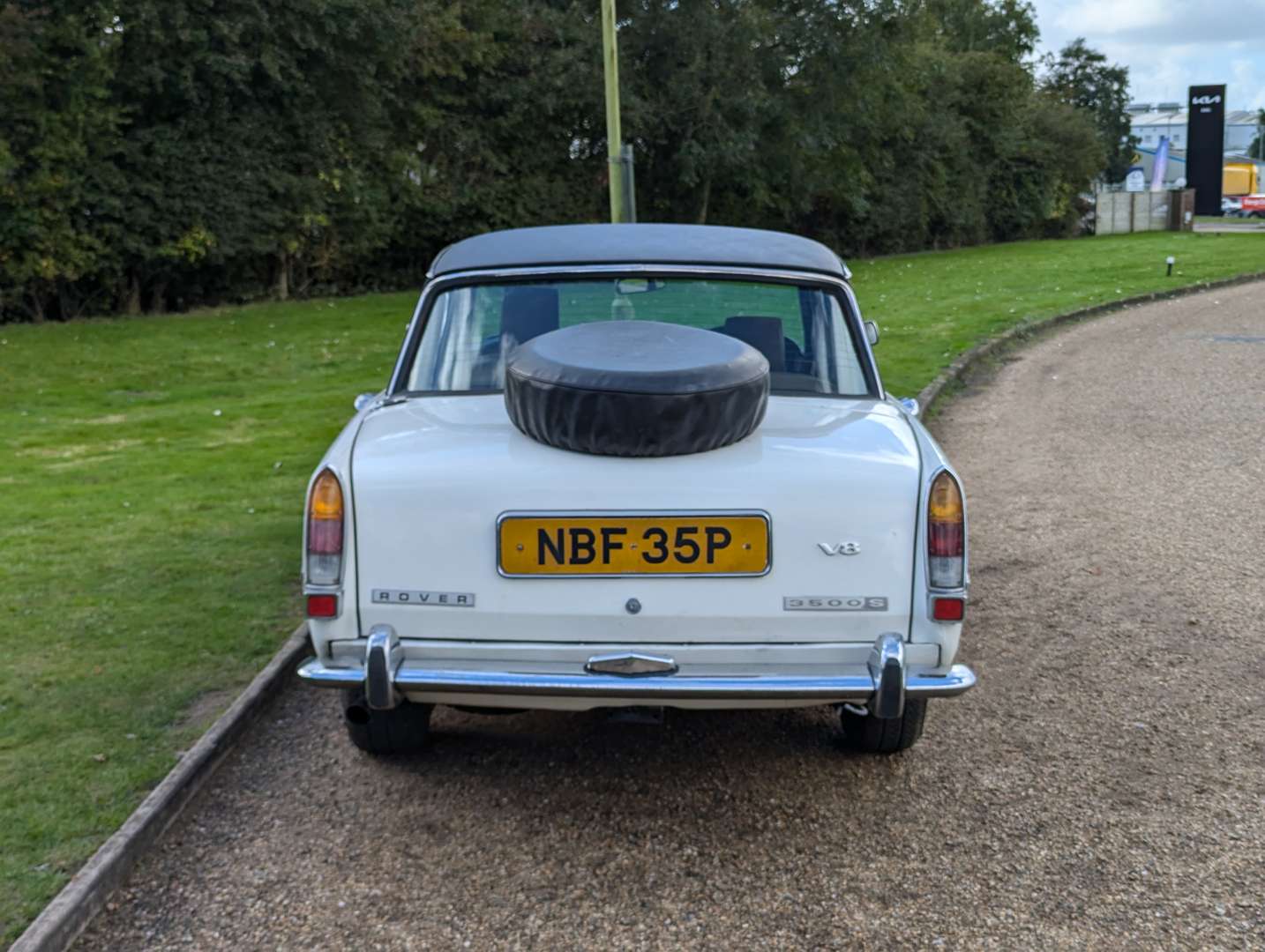 <p>1976 ROVER P6 3500S&nbsp;</p>