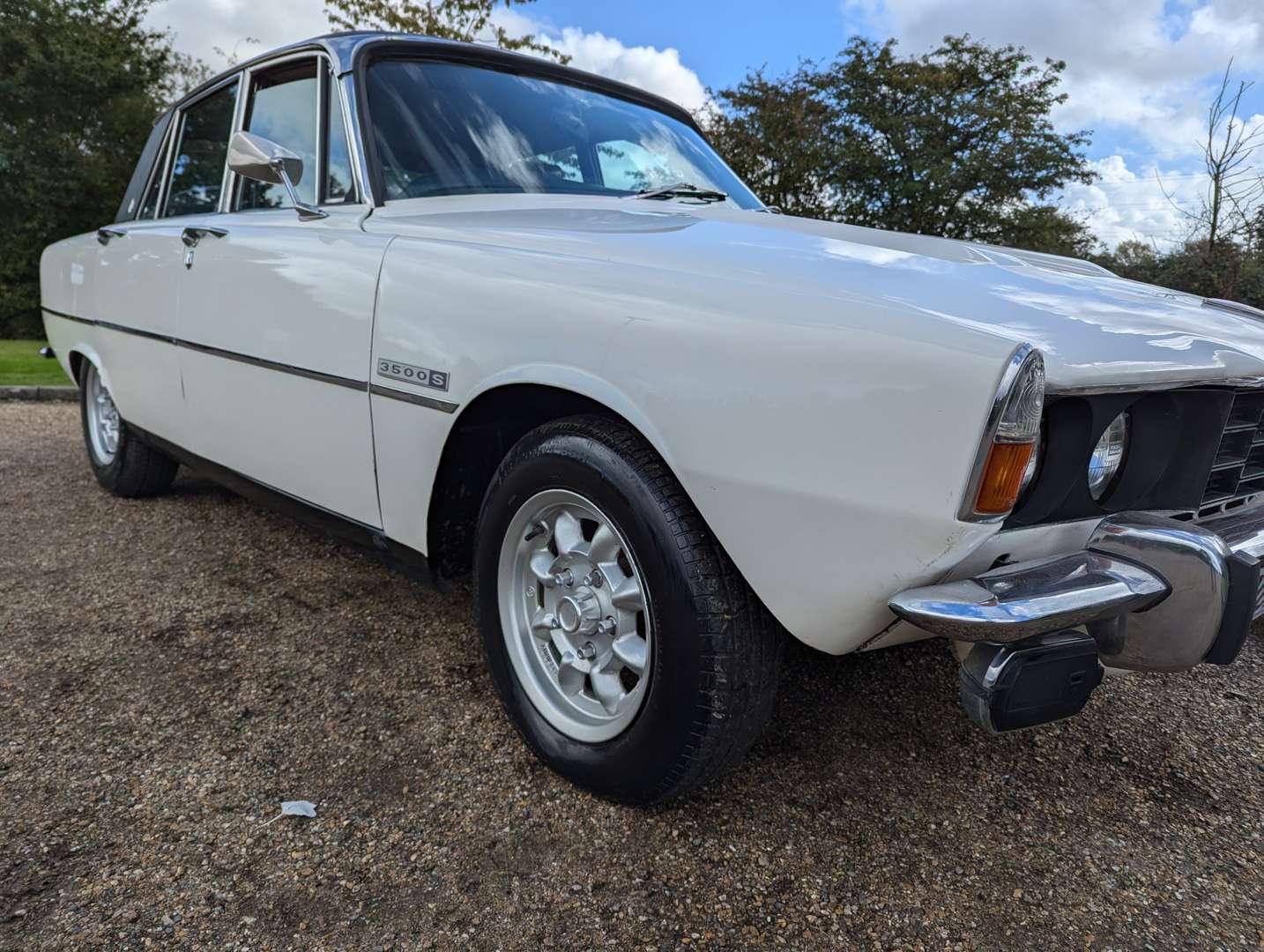 <p>1976 ROVER P6 3500S&nbsp;</p>