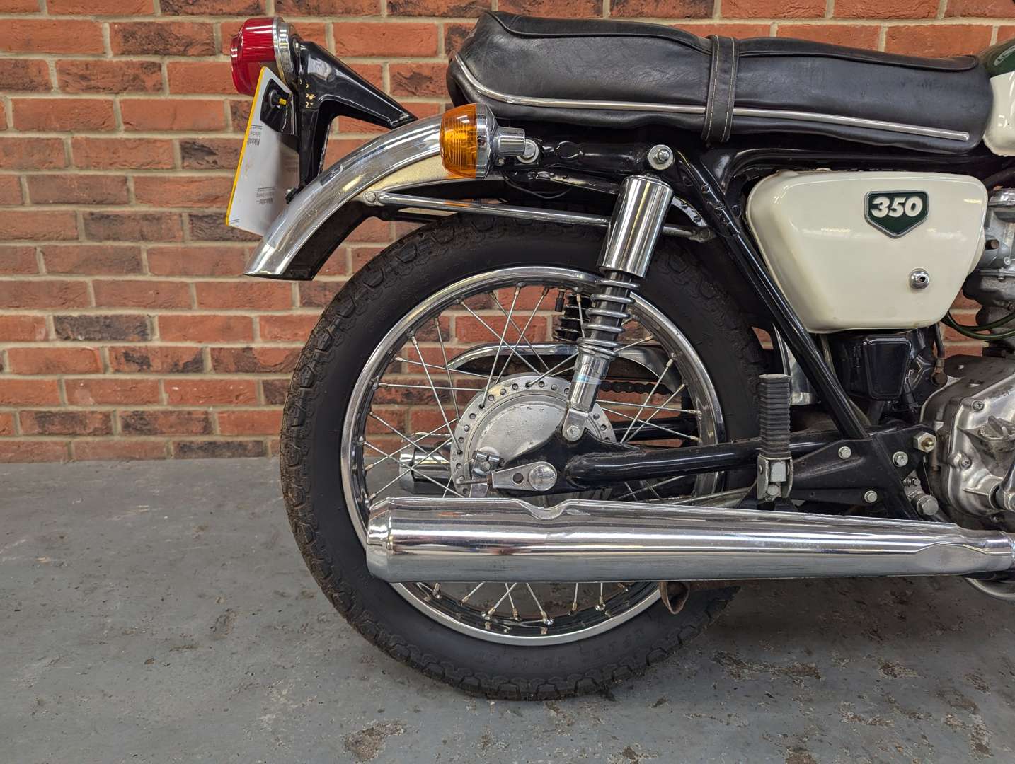 <p>1969 HONDA CB 350E</p>