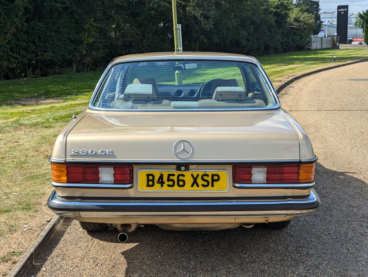 <p>1985 MERCEDES 230 CE AUTO</p>