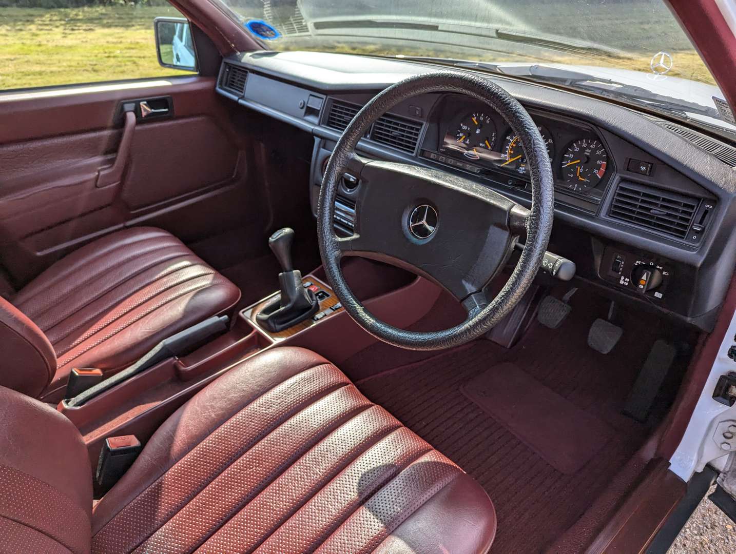 <p>1988 MERCEDES 190E 2.0 ONE OWNER</p>