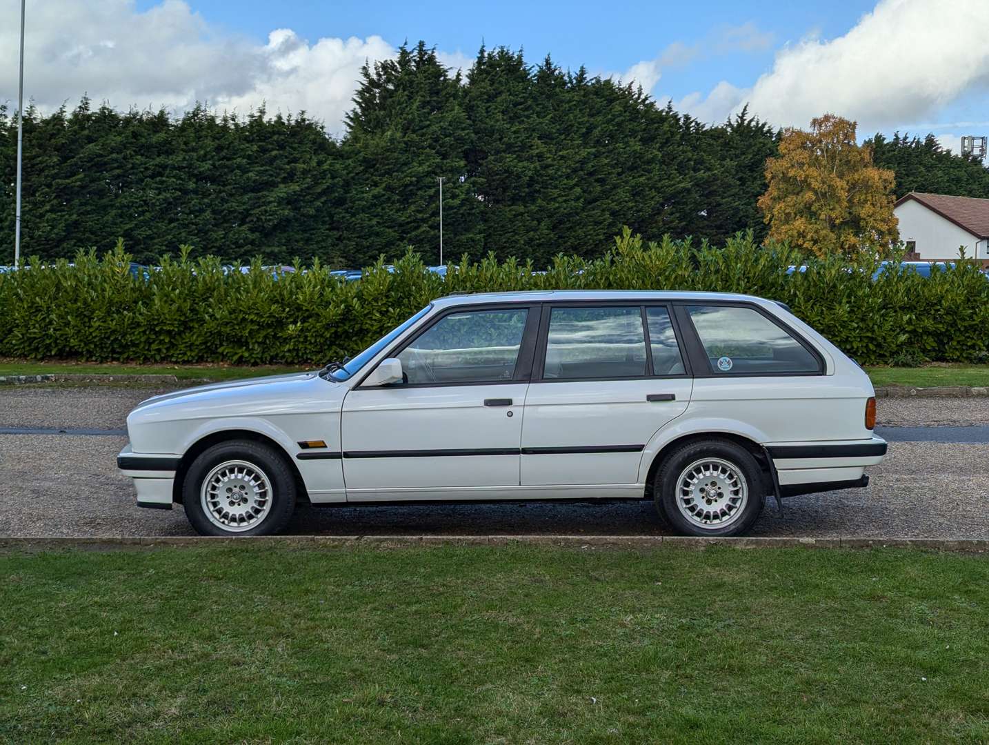 <p>1991 BMW E30 325I TOURING</p>