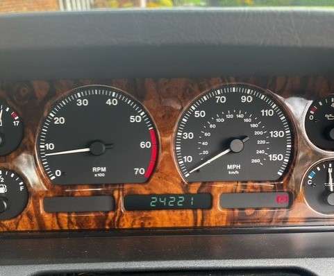 <p>1991 JAGUAR XJ6 3.2 AUTO 24,223 MILES</p>