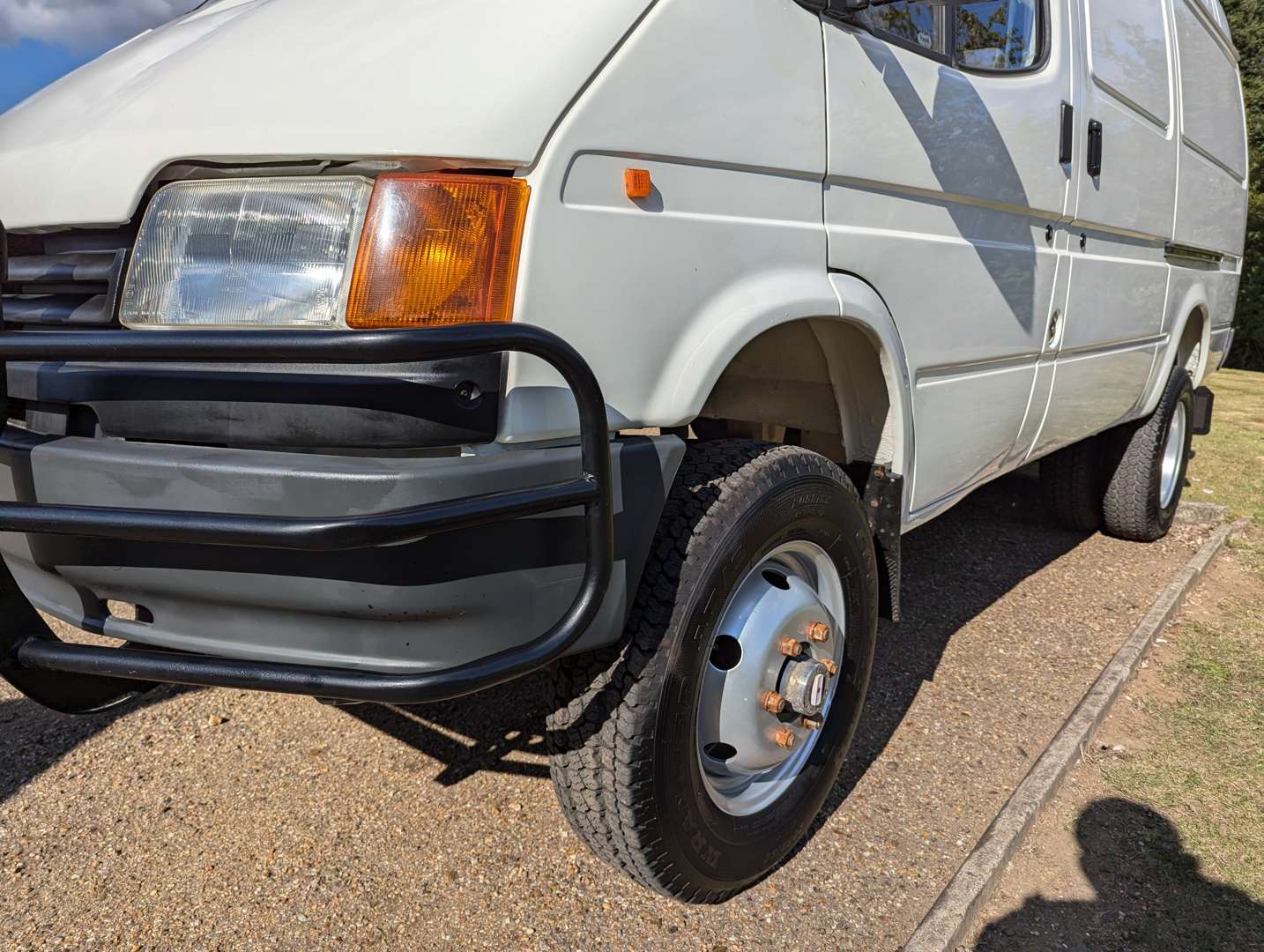 <p>1989 FORD TRANSIT COUNTY 4X4</p>