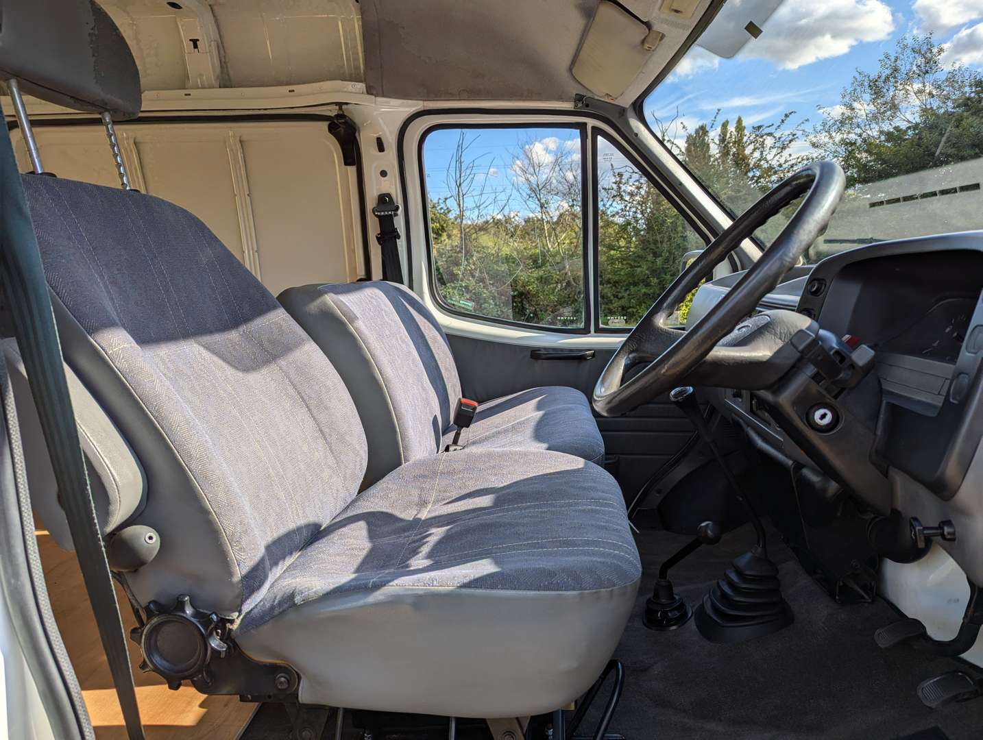 <p>1989 FORD TRANSIT COUNTY 4X4</p>