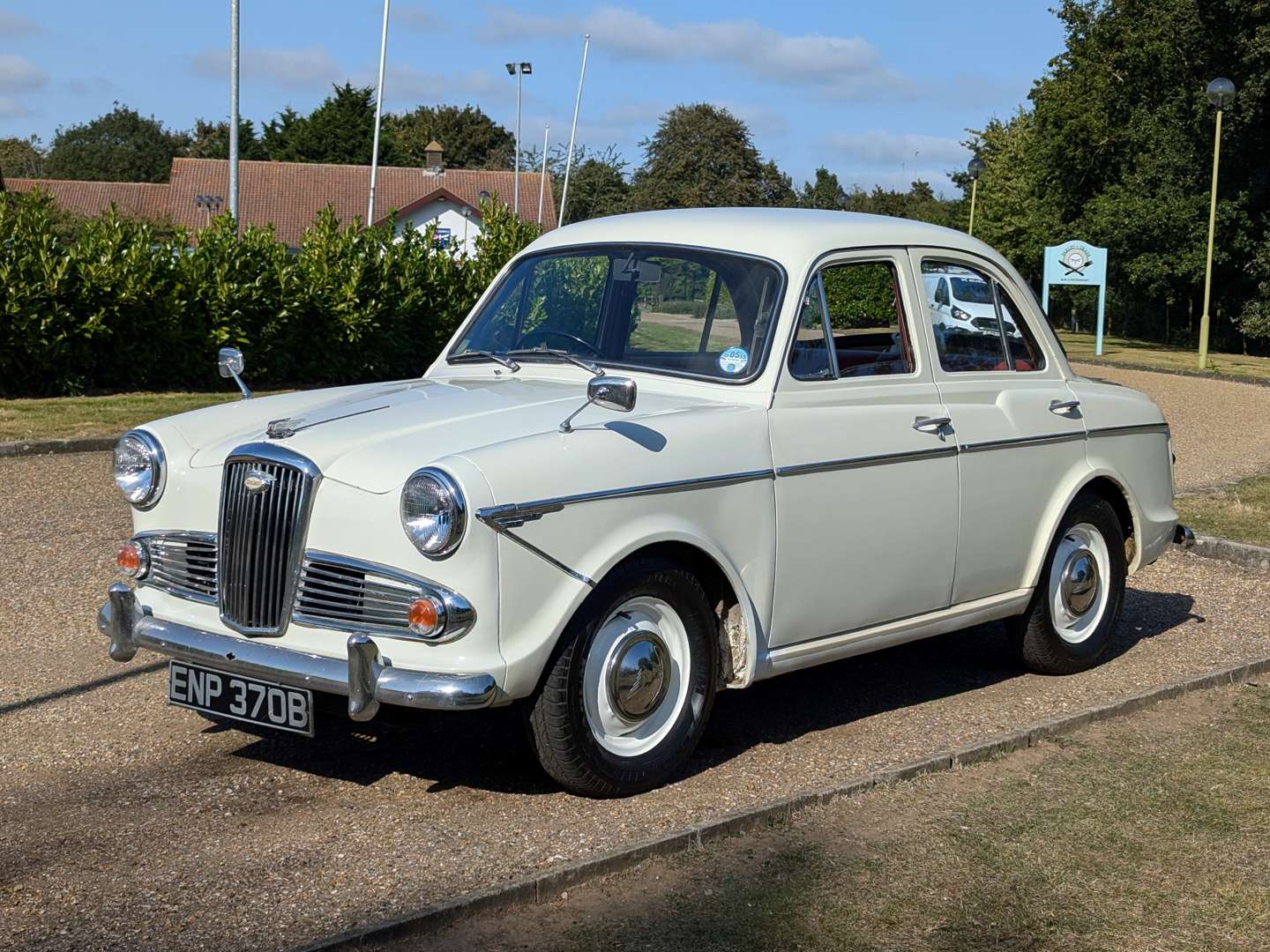 <p>1964 WOLSELEY 1500</p>