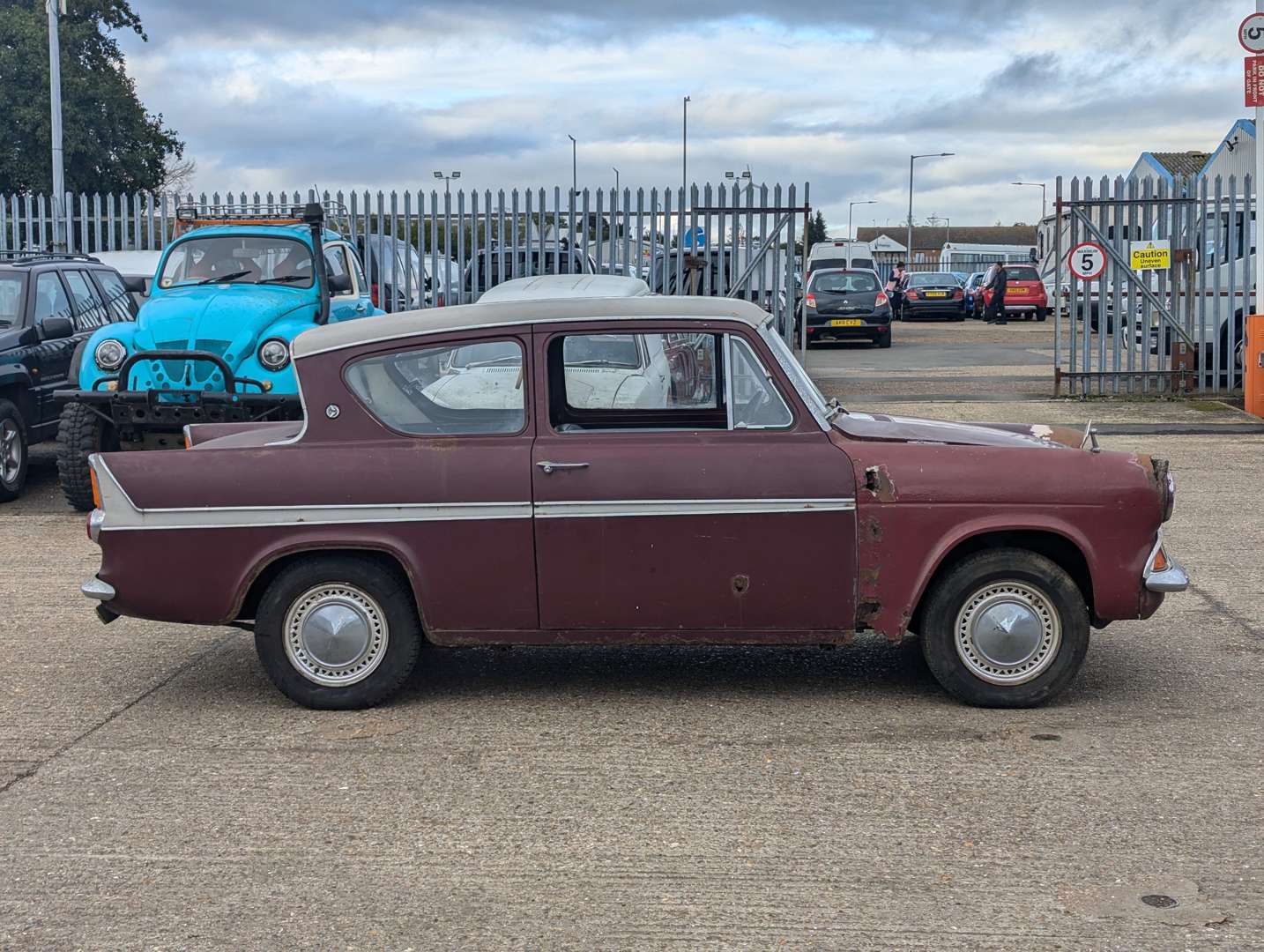 <p>1966 FORD ANGLIA SUPER 123E</p>