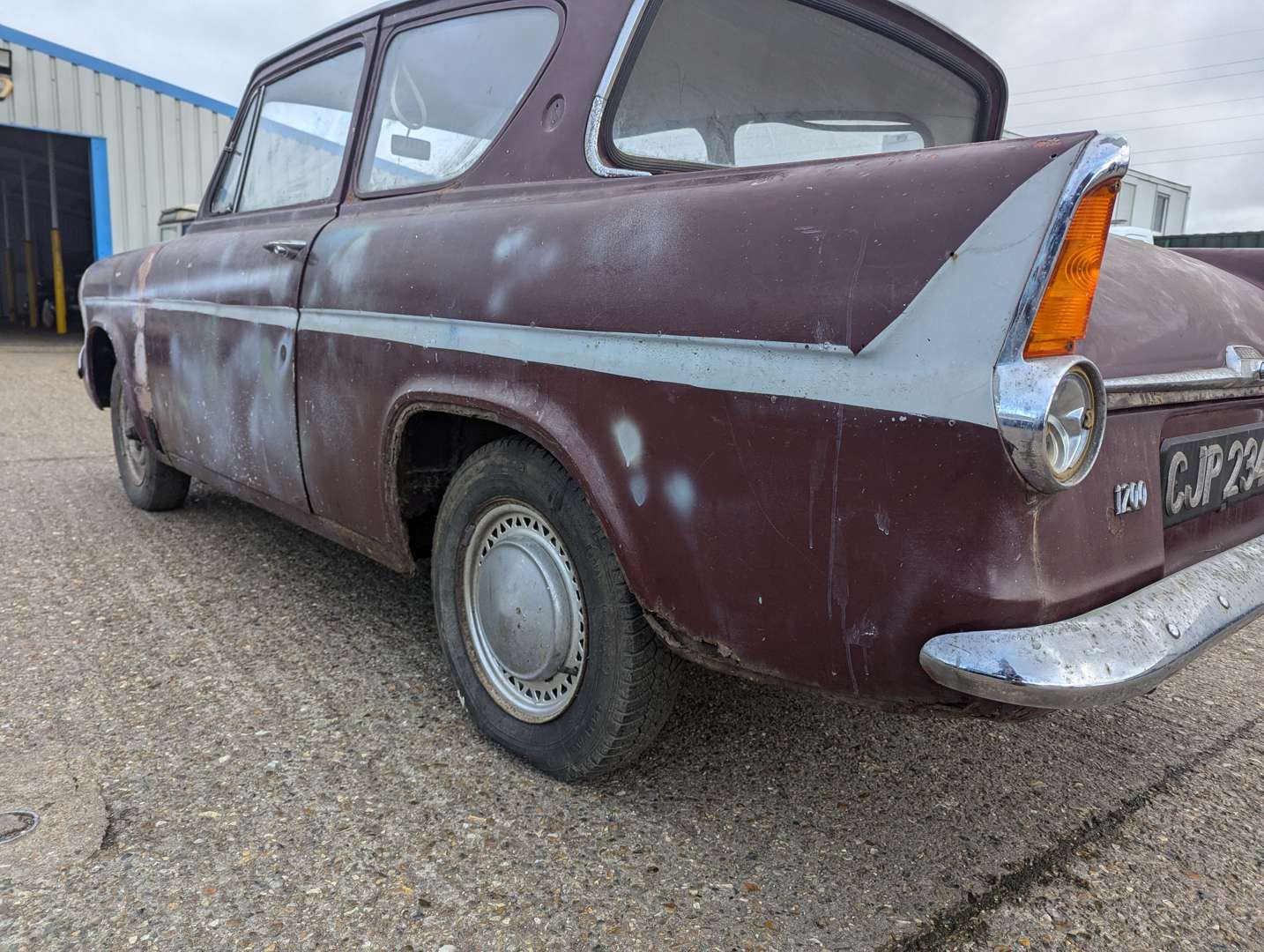 <p>1966 FORD ANGLIA SUPER 123E</p>